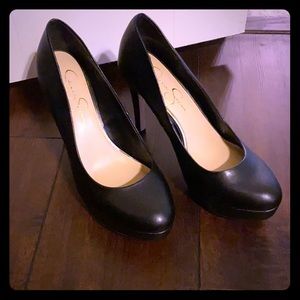 Jessica Simpson-Black round toe heels